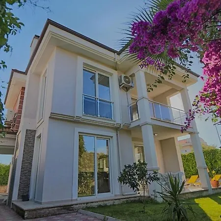 Detached With Private Pool In çalışta Villa